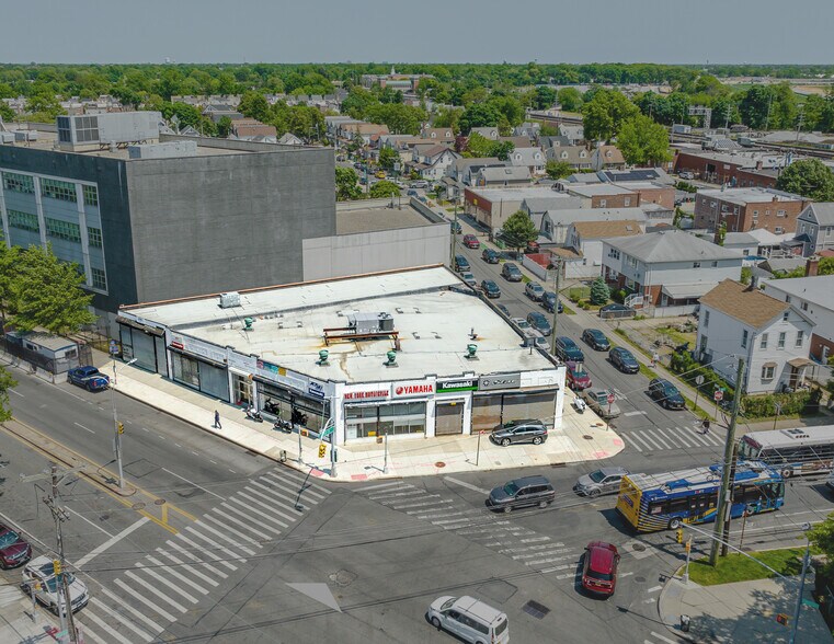 22202 Jamaica Ave, Queens Village, NY à vendre - Photo du bâtiment - Image 2 de 14