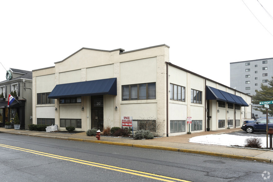 210 W Front St, Red Bank, NJ for lease - Building Photo - Image 1 of 7