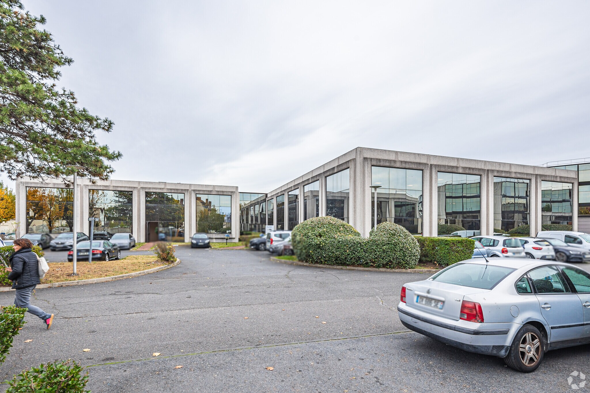 Bureau dans 141 Rue Michel Carre, Argenteuil à vendre Photo principale- Image 1 de 4