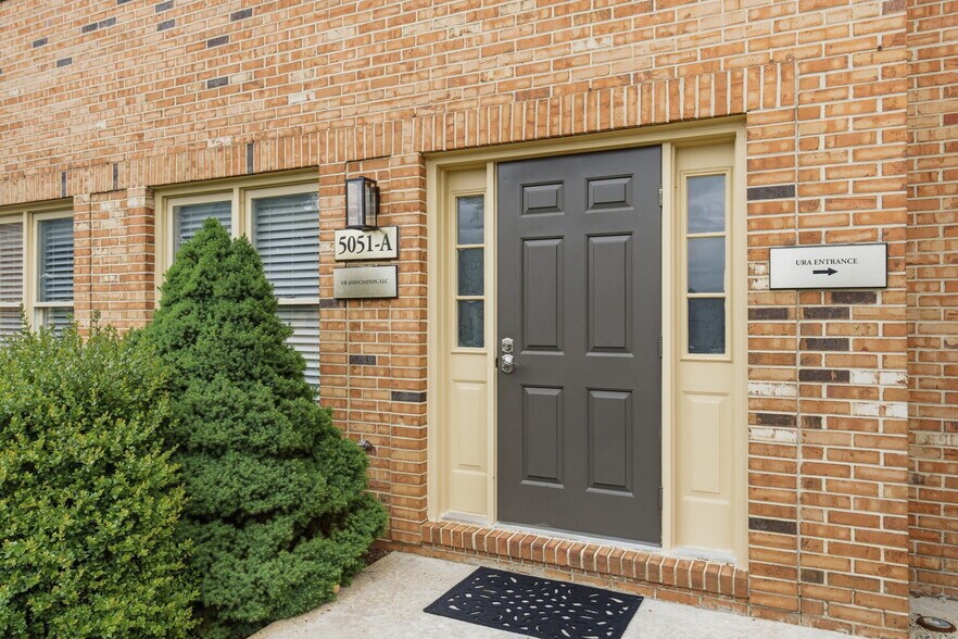 5051 Backlick Rd, Annandale, VA à vendre - Photo du bâtiment - Image 2 de 15