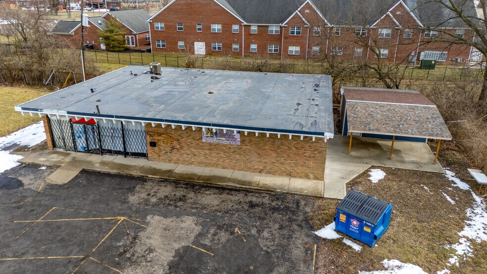 2060 Brentnell Ave, Columbus, OH à vendre - Photo du bâtiment - Image 3 de 34