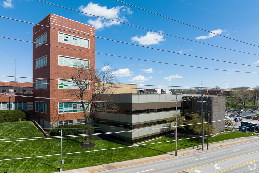 2600-2650 S Hanley Rd, Brentwood, MO for lease - Building Photo - Image 2 of 4