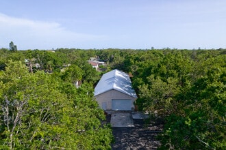 1112 Whitfield Ave, Sarasota, FL for lease Interior Photo- Image 2 of 5