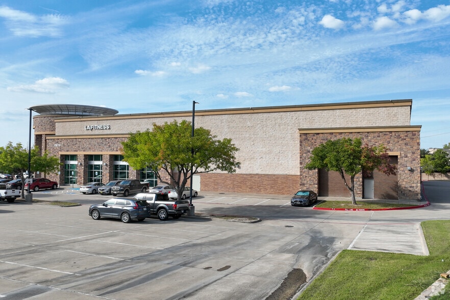 2875 S Central Expy, McKinney, TX à vendre - Photo du bâtiment - Image 3 de 11