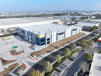 Plus de détails pour 23 Hughes, Irvine, CA - Industriel à vendre