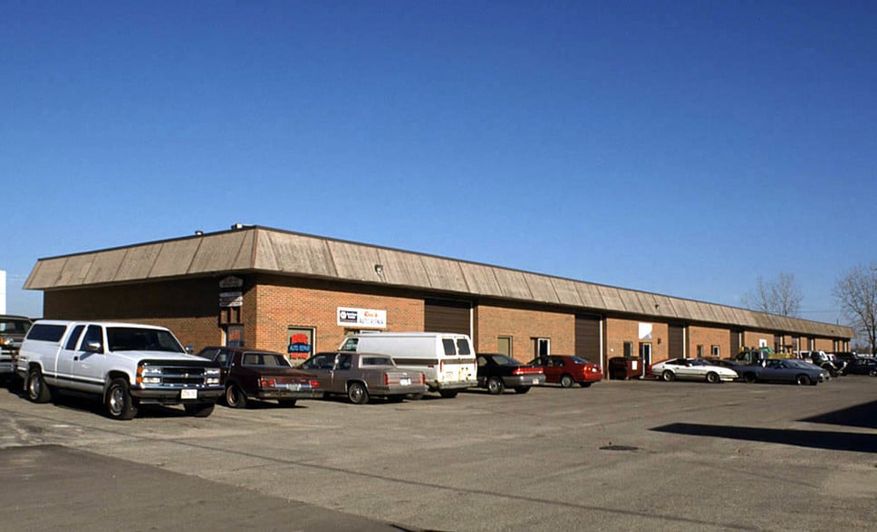 22029 N Pepper Rd, Lake Barrington, IL for lease - Building Photo - Image 3 of 16
