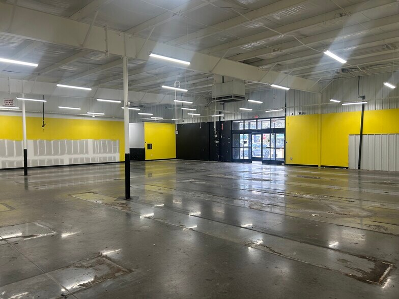 3801 N Main St, Jacksonville, FL à louer - Photo du bâtiment - Image 3 de 5