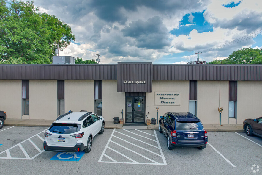 241 Freeport Rd, Aspinwall, PA for lease - Building Photo - Image 2 of 23