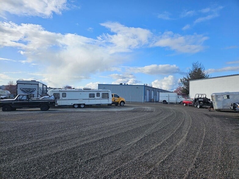 700 Dutton Rd, White City, OR for sale - Building Photo - Image 3 of 13