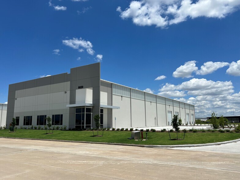 14468 Wagg Way Rd, Houston, TX à louer - Photo du bâtiment - Image 2 de 5