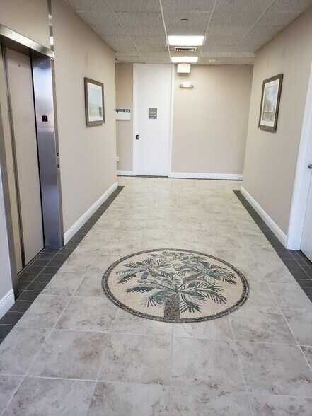 5240 NE Babcock St, Palm Bay, FL à louer - Photo intérieure - Image 3 de 4