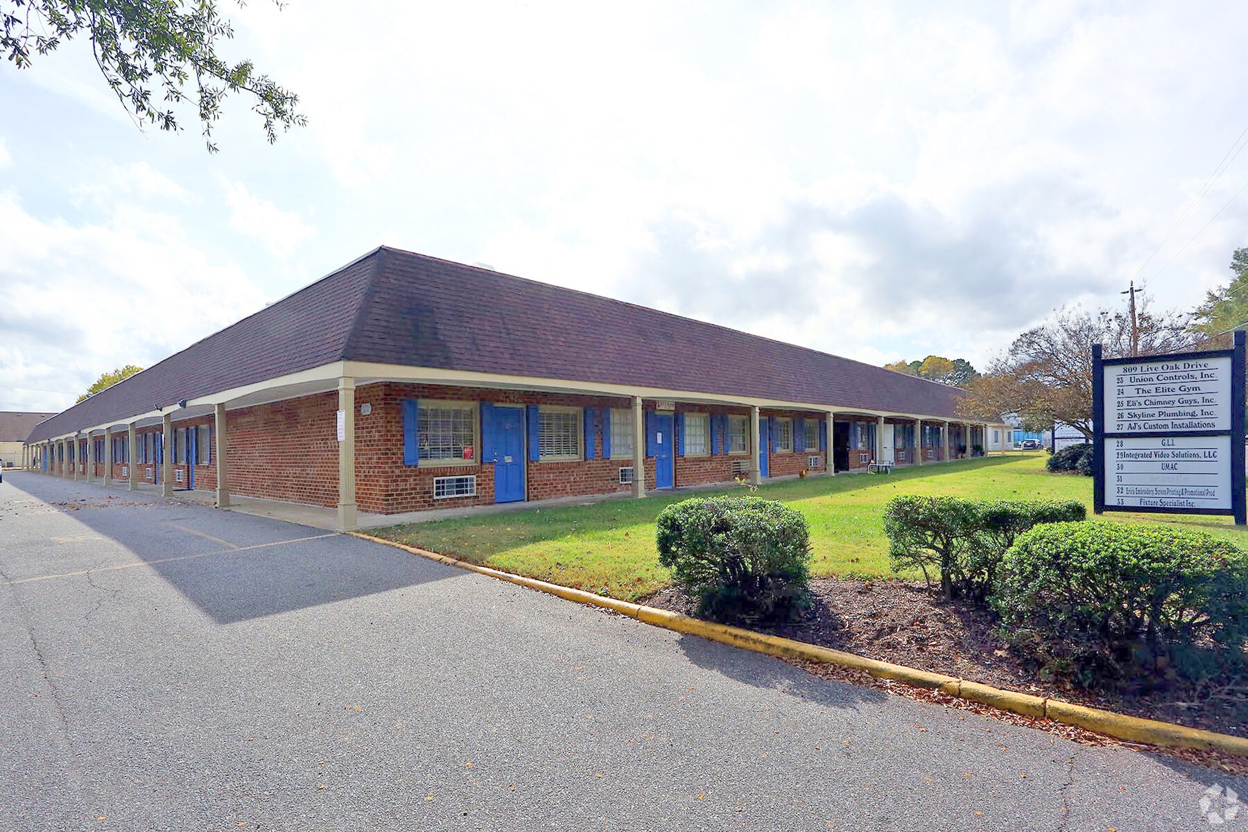 809 Live Oak Dr, Chesapeake, VA for lease Building Photo- Image 1 of 8