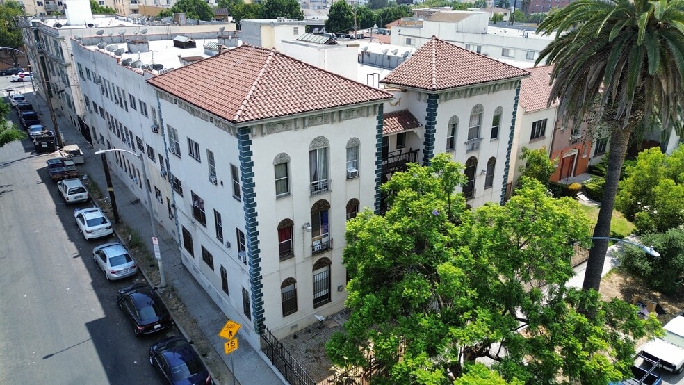 2910 Leeward Ave, Los Angeles, CA for sale - Building Photo - Image 2 of 12