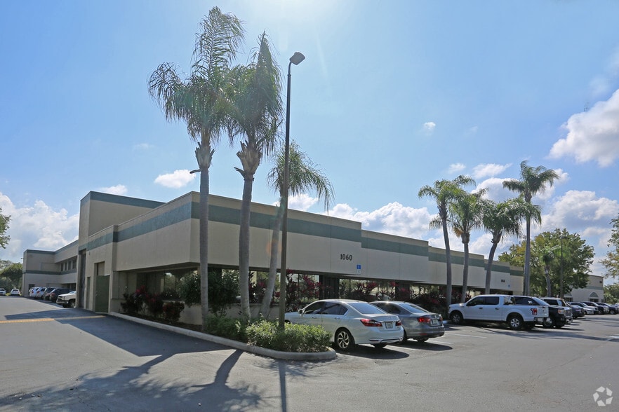 1060 Holland Dr, Boca Raton, FL for lease - Building Photo - Image 2 of 7