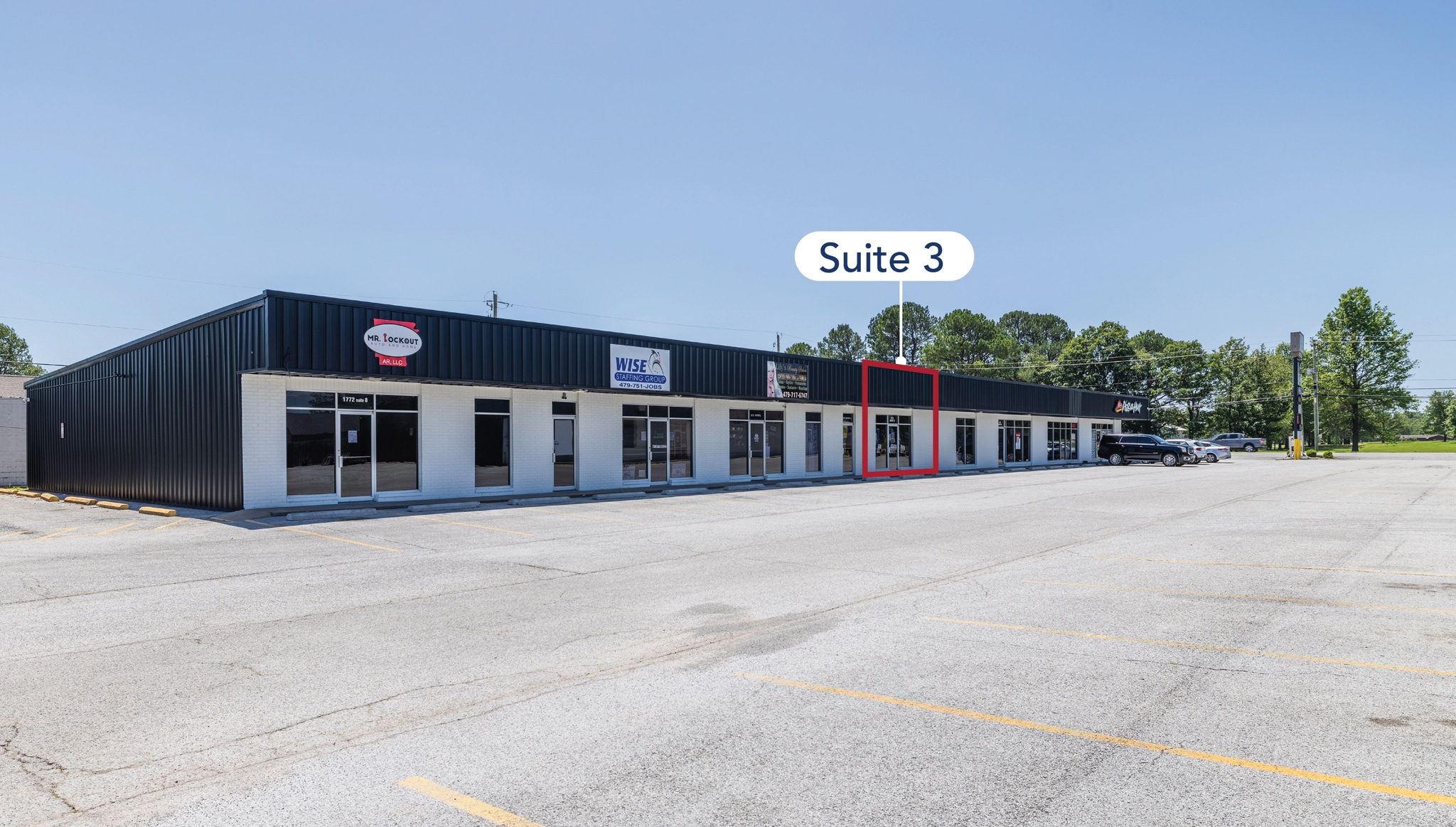 1772 W Sunset Ave, Springdale, AR for lease Primary Photo- Image 1 of 8