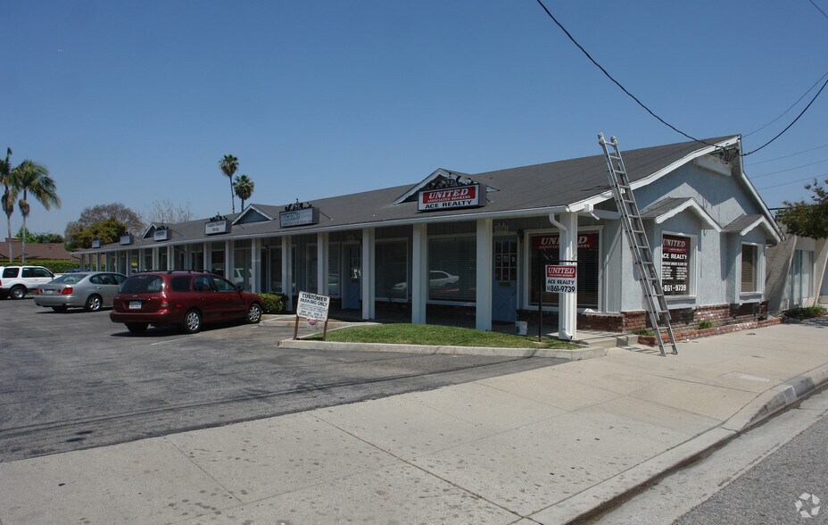 11561-11605 Paramount Blvd, Downey, CA à louer - Photo du bâtiment - Image 2 de 12