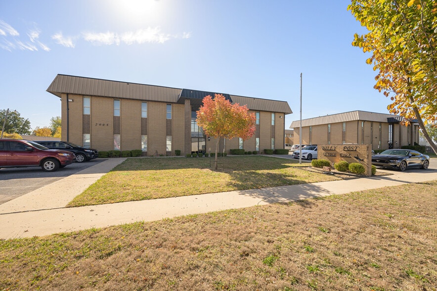 7004 NW 63rd St, Bethany, OK à vendre - Photo du bâtiment - Image 2 de 92