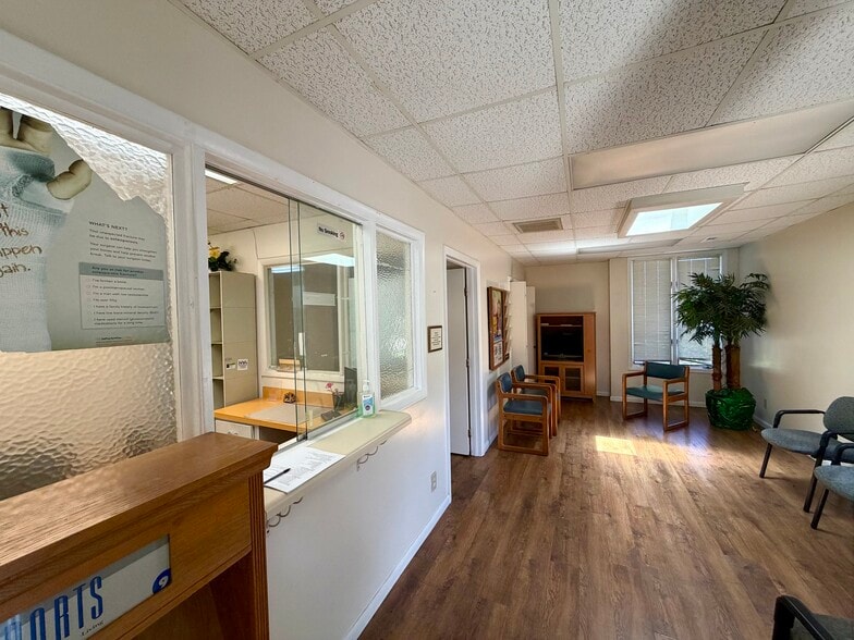 111 Coastal Way, Chesapeake, VA for lease - Interior Photo - Image 2 of 4