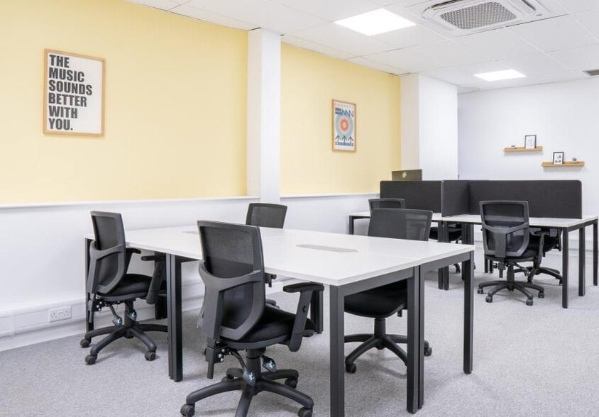 2 Coal Rd, Leeds for lease - Building Photo - Image 2 of 4