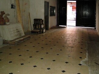 Plus de détails pour Multi-résidentiel à vendre