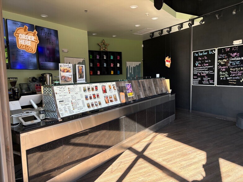 300 Weatherstone Dr, Wadsworth, OH à louer - Photo du bâtiment - Image 2 de 9