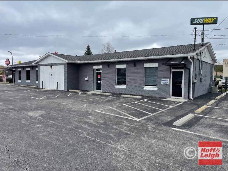 2040 E Market St, Akron, OH for lease - Building Photo - Image 3 of 8