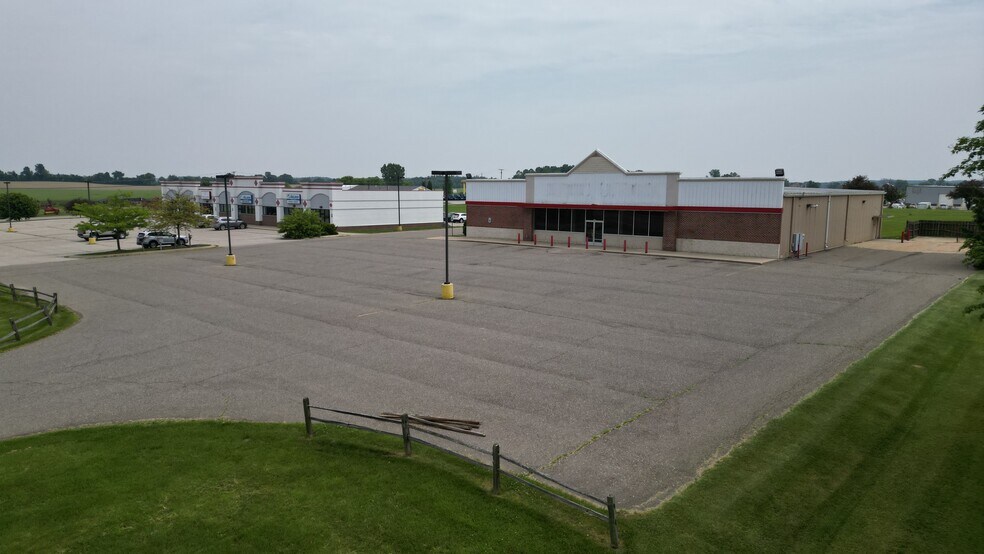 4464 Huron St, North Branch, MI à vendre - Photo du bâtiment - Image 1 de 25