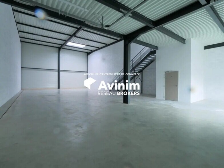 Industriel dans Le Thillay à louer - Photo intérieure - Image 2 de 2