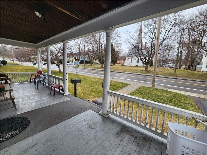 43 Chapel St, Mount Morris, NY à vendre - Photo du bâtiment - Image 3 de 35