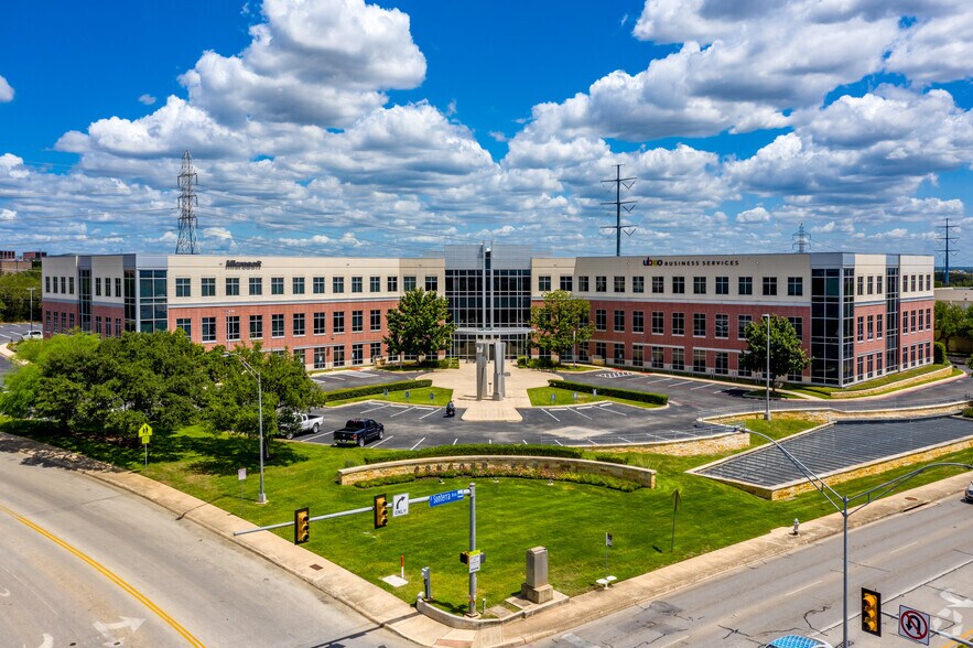 401 E Sonterra Blvd, San Antonio, TX à louer - Photo du bâtiment - Image 3 de 3
