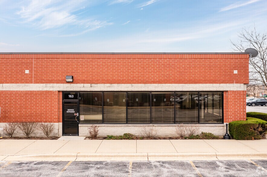 1255 Bond St, Naperville, IL à louer - Photo du bâtiment - Image 3 de 14