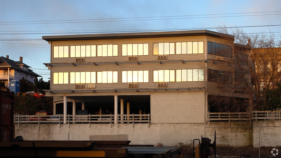 1111 W Holly St, Bellingham, WA for lease - Building Photo - Image 1 of 56