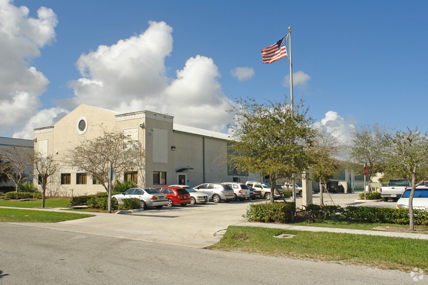 151 Commerce Rd, Boynton Beach, FL for lease - Primary Photo - Image 2 of 2