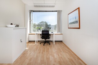 Plus de détails pour 3211 152 St, Surrey, BC - Cotravail à louer