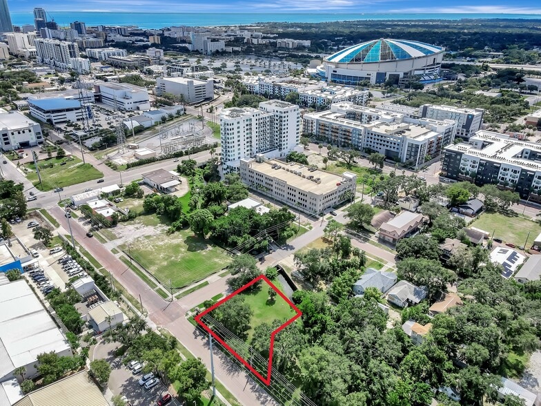 Burlington Ave & 17th St N, Saint Petersburg, FL à louer - Photo du bâtiment - Image 2 de 7