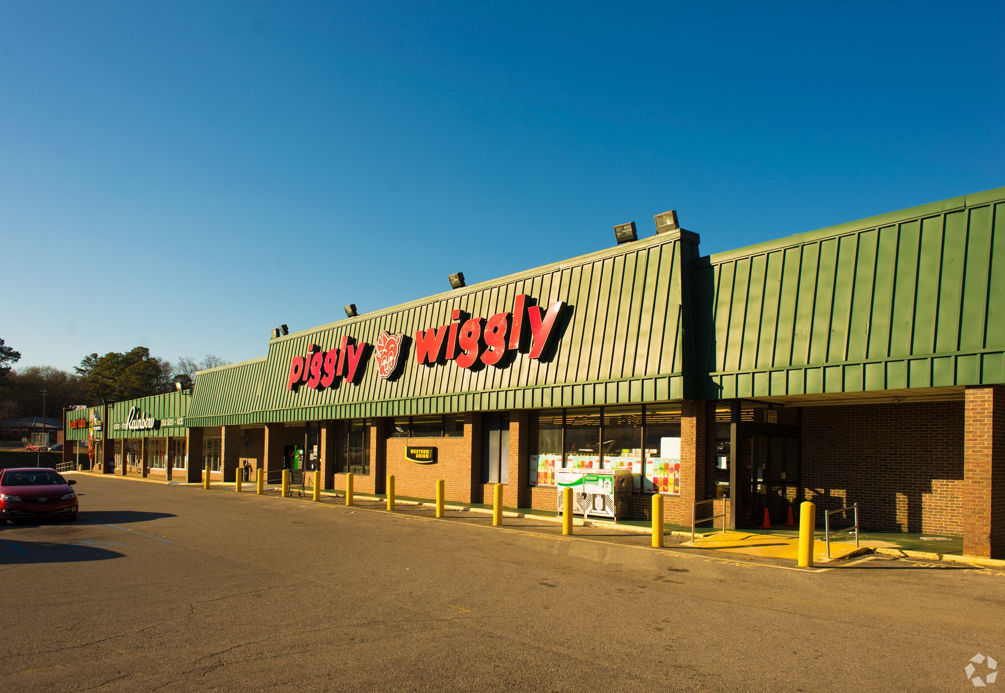 1619-1637 Forestdale Blvd, Birmingham, AL for lease Primary Photo- Image 1 of 8