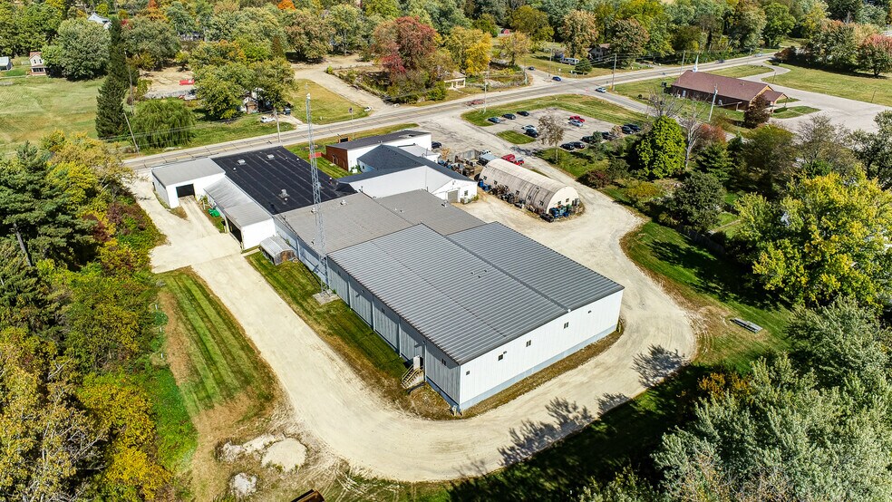 5589 W National Rd, Springfield, OH à vendre - Photo du bâtiment - Image 3 de 29