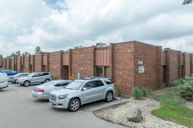 Plus de détails pour 350 Randy Rd, Carol Stream, IL - Industriel à louer