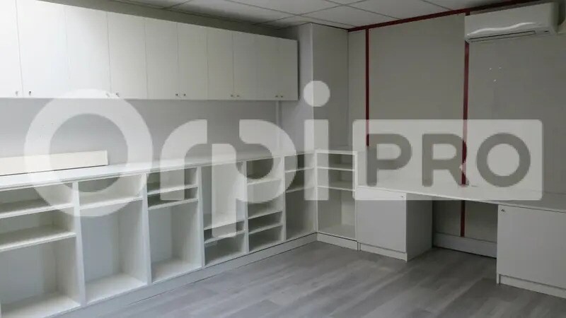 Office in Saint-Genis-Laval for sale - Interior Photo - Image 2 of 9