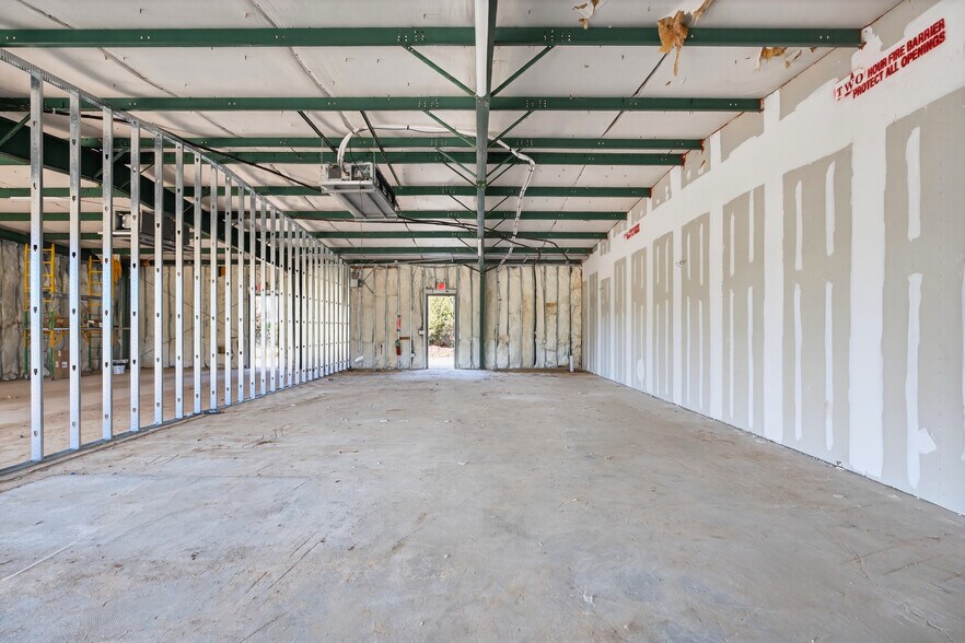 201-229 Charlotte Hwy, Lyman, SC à louer - Photo du bâtiment - Image 3 de 26
