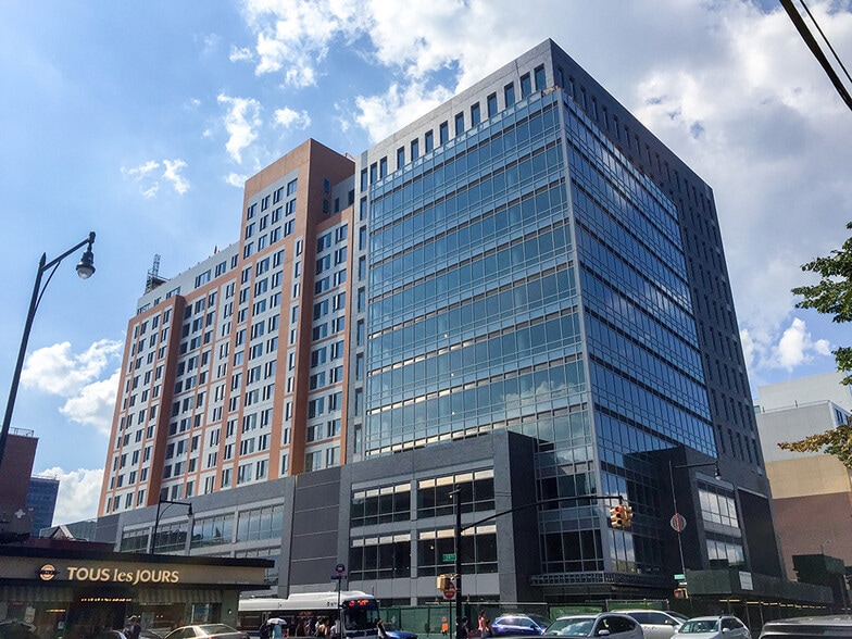 3808 Union St, Flushing, NY for lease - Building Photo - Image 2 of 11