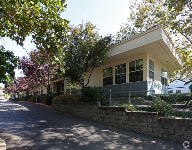 805 Douglas Blvd, Roseville, CA à louer - Photo du bâtiment - Image 2 de 8