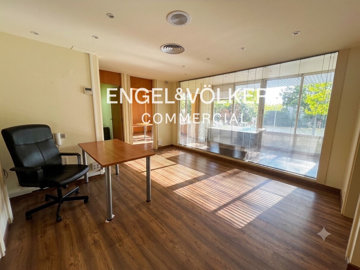 Office in Barcelona, Barcelona for lease Interior Photo- Image 1 of 2