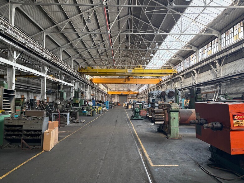 1000 Sweitzer Ave, Akron, OH à vendre - Photo du bâtiment - Image 2 de 15