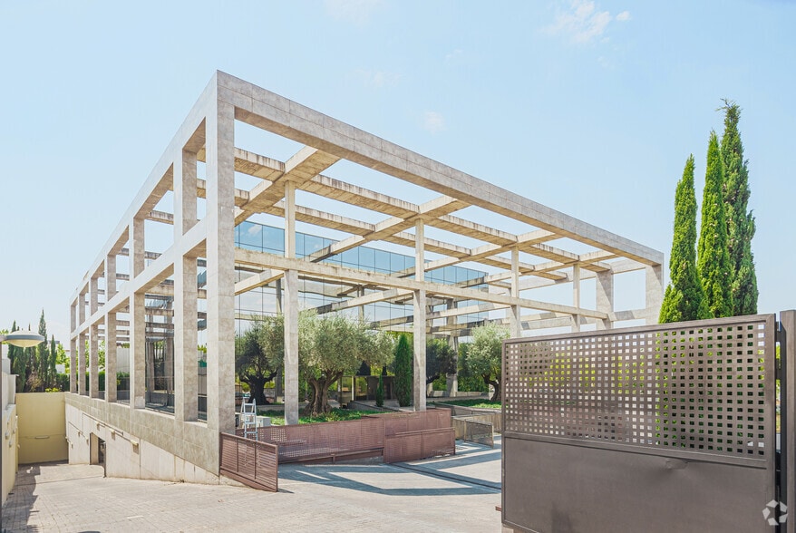 Calle Impresores, 20, Boadilla del Monte, Madrid à louer - Photo du bâtiment - Image 3 de 3