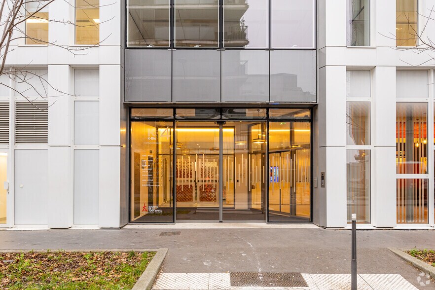 4 Rue Maurice Moissonnier, Vaulx-en-Velin à louer - Photo du bâtiment - Image 3 de 20