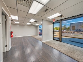 1018 W Main St, Arlington, TX for lease Interior Photo- Image 2 of 18