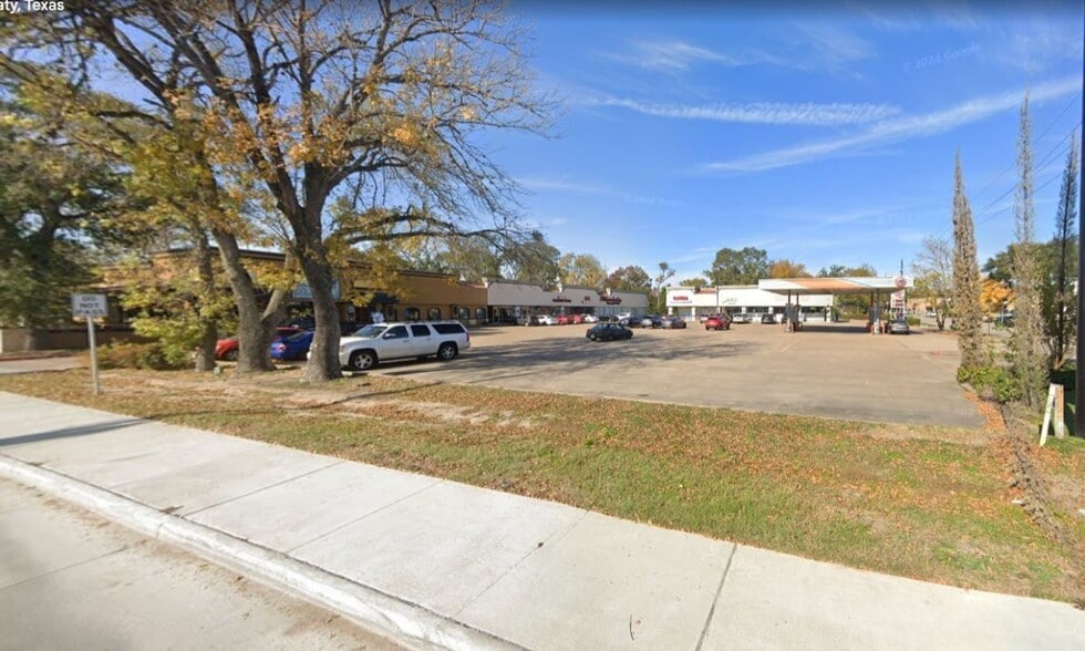 811 Avenue D, Katy, TX à vendre - Photo du bâtiment - Image 2 de 6