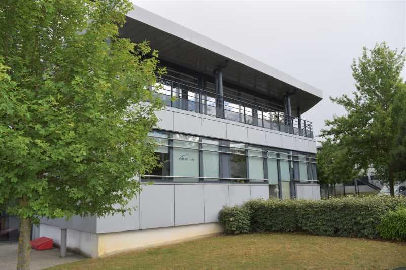 7 Place Berthe Morisot, Saint-Priest for lease Building Photo- Image 1 of 8