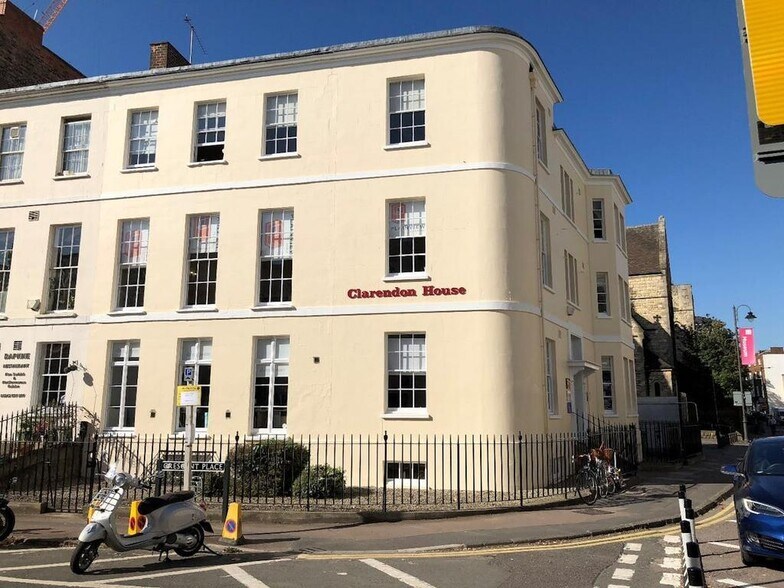 42 Clarence St, Cheltenham à louer - Photo du bâtiment - Image 2 de 14